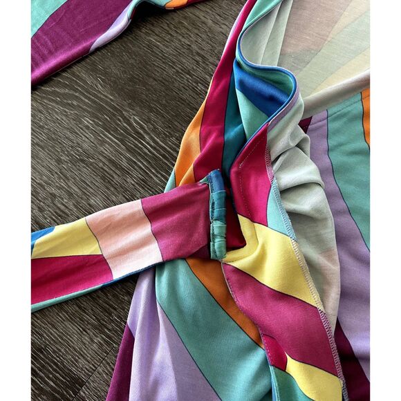 Diane Von Furstenberg x Wonder Woman Dianette 100% Silk Rainbow Wrap Top Size 2 - Picture 14 of 16